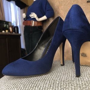 Offers Welcome!! Rock Republic size 7M